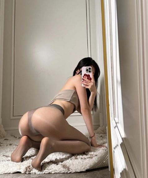 欧美大牌平底单鞋_4K高清迅雷在线观看